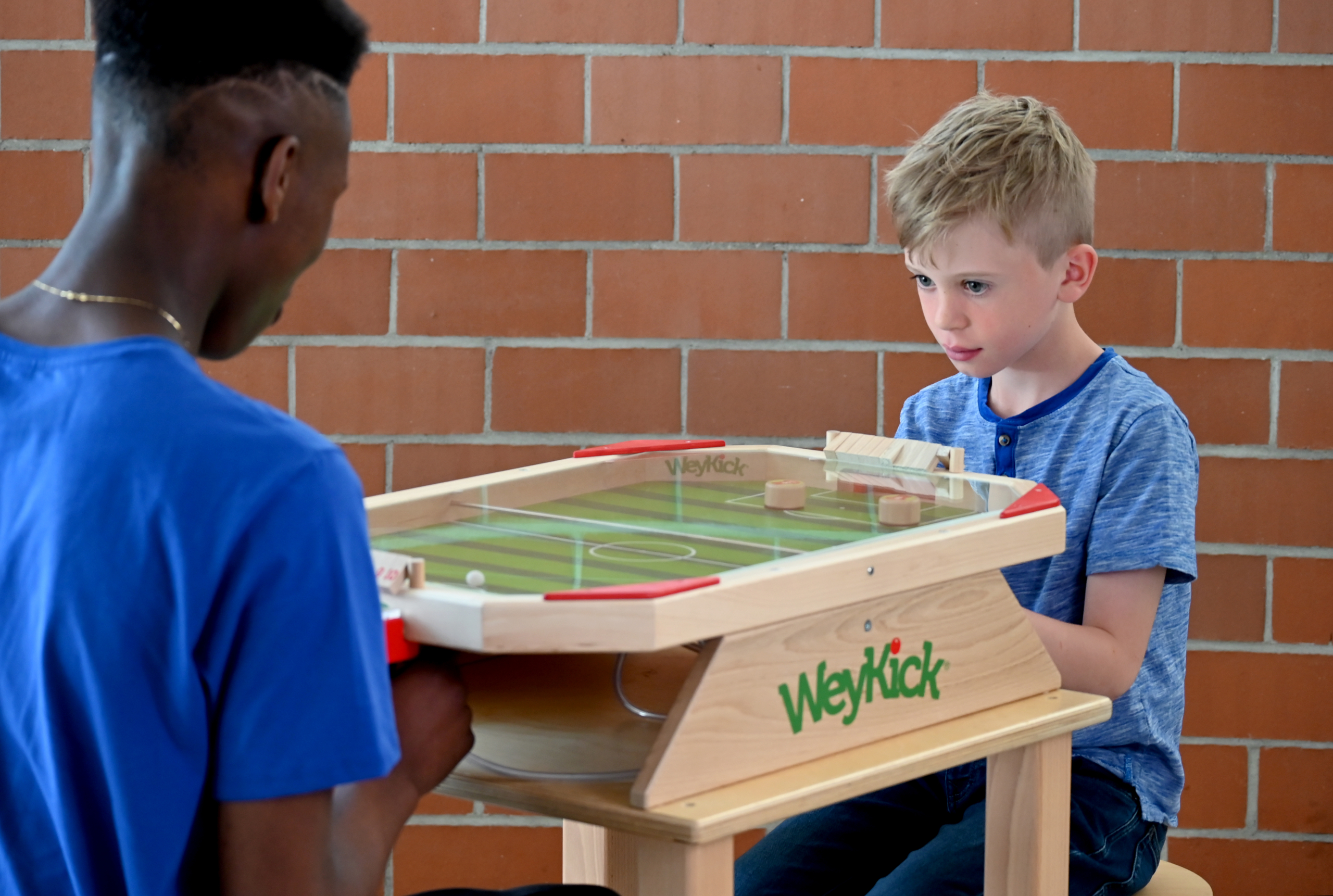 weykick-stadion-fix-7500a-magnetfussball-mit-plexiglasplatte image 4