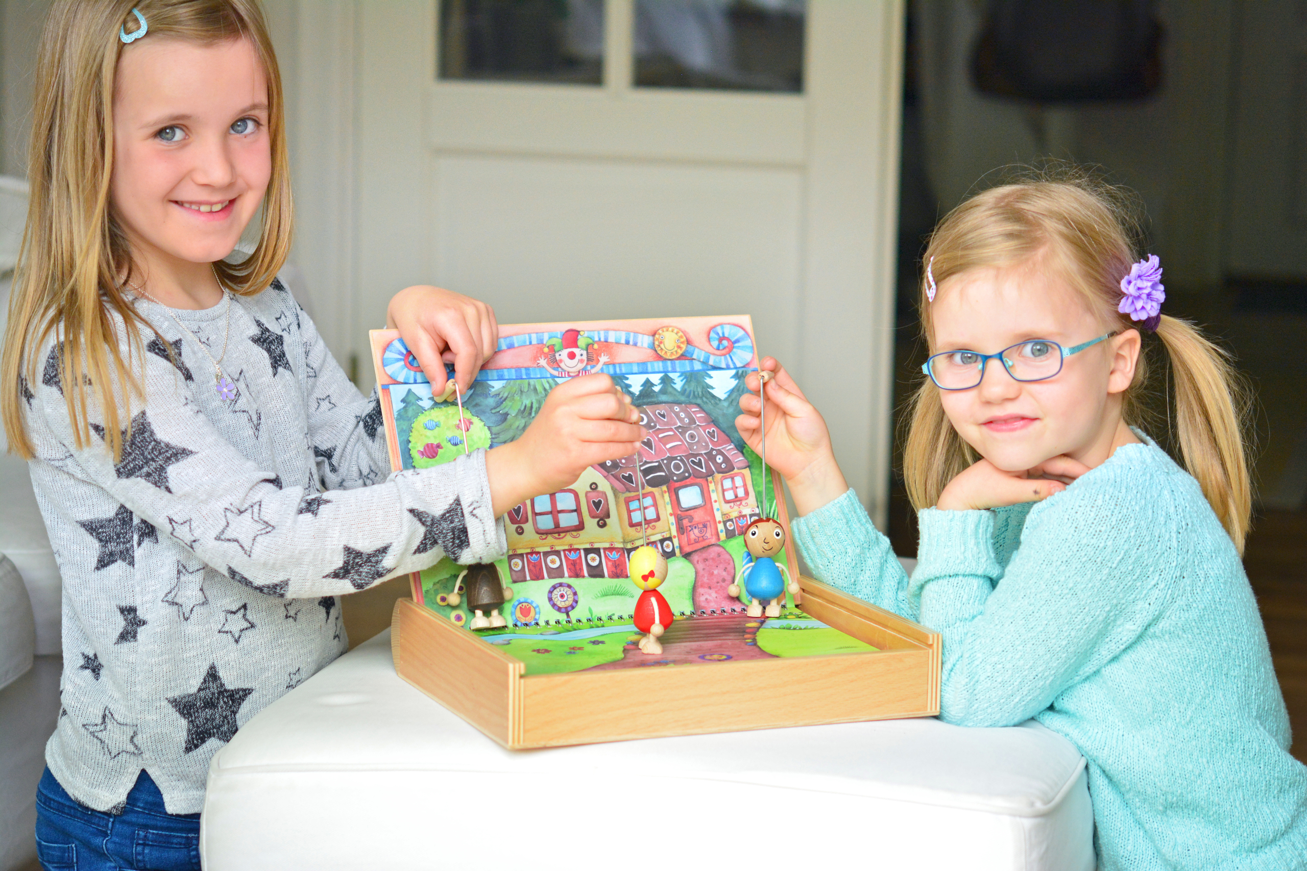 weykick-kleines-buchtheater-245-puppentheater-holz-mehrsprachig image 4